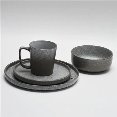 Bộ bữa tối phản ứng bền bỉ
